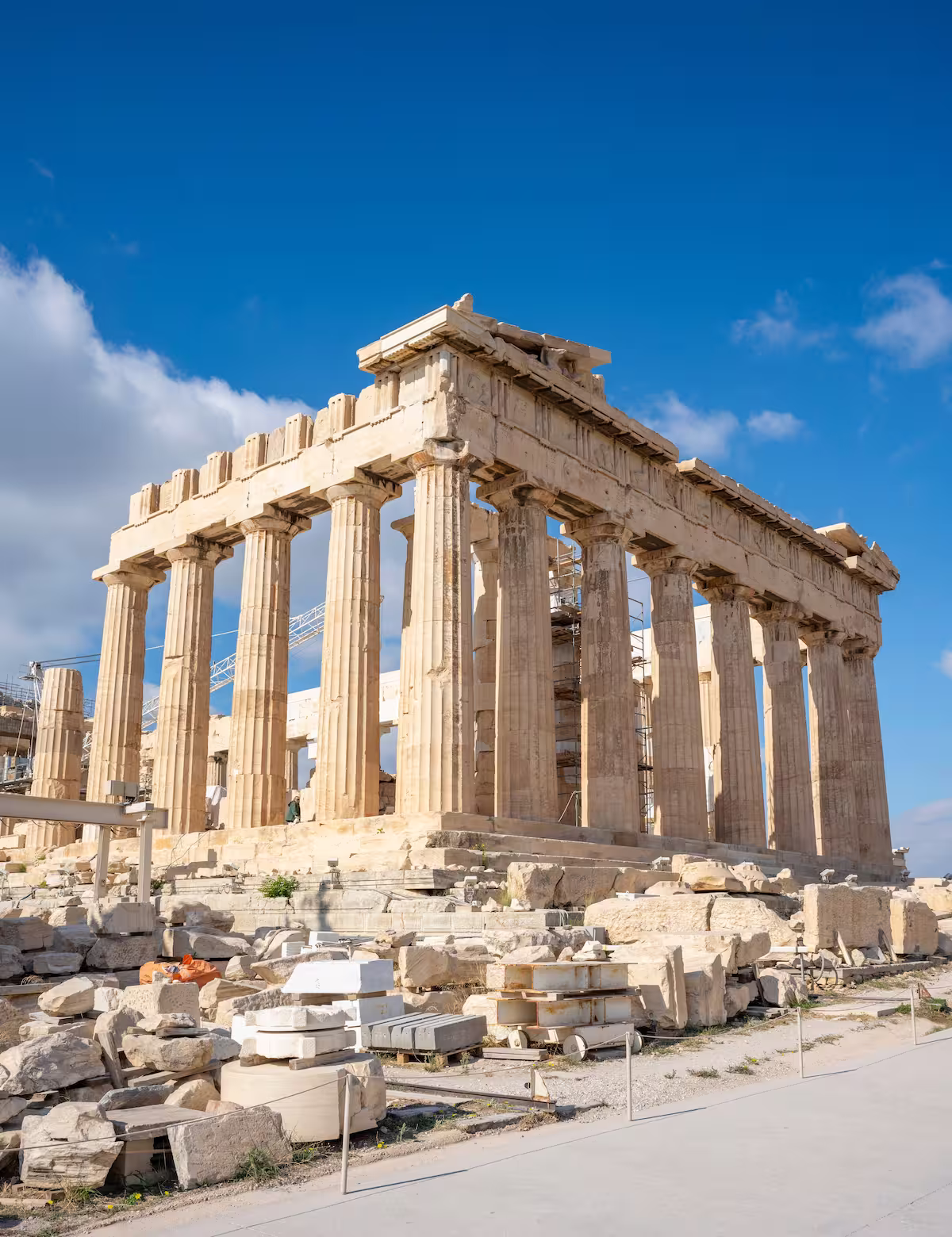 How to Save €100 a Day in Rome: Why a Smartphone Audio Guide Beats a Live Tour Guide